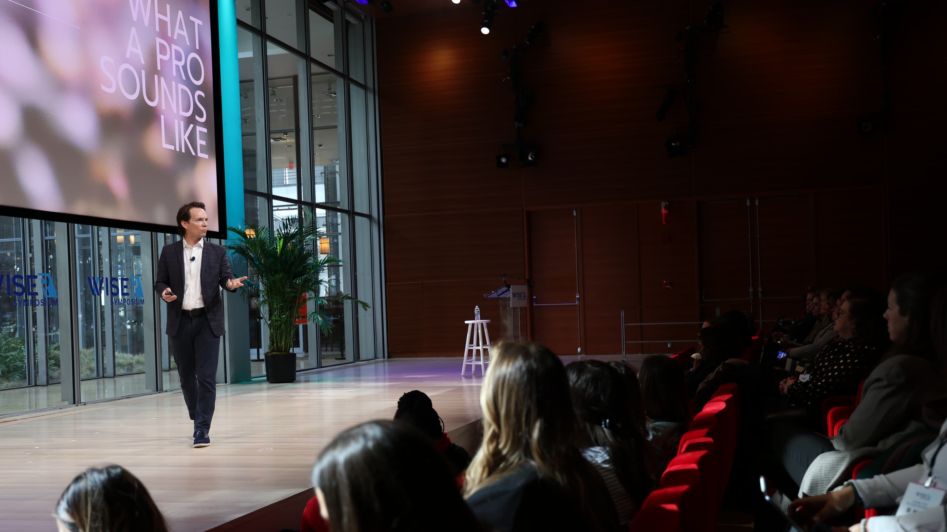 From Stage Fright to Spotlight: Overcome the Fear of Speaking in Public