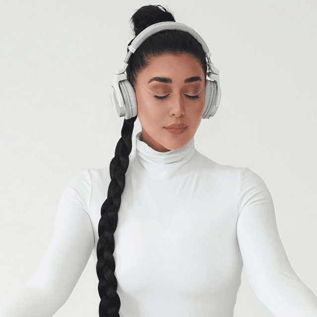 Sarah Shivarani picture