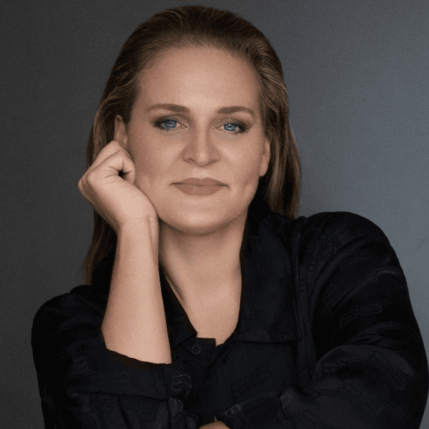 Samantha Card picture